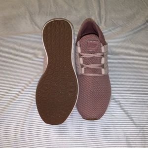 New Balance Women’s Size 8